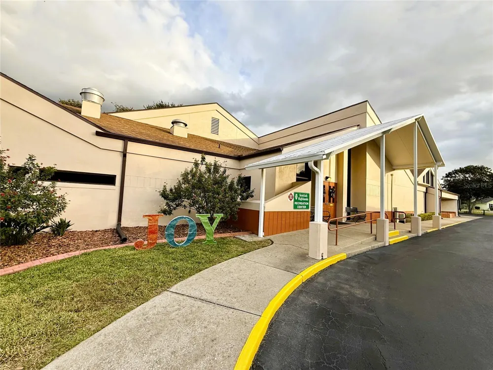 2105 GREENLAW COURT #2105 Leesburg, FL 34788