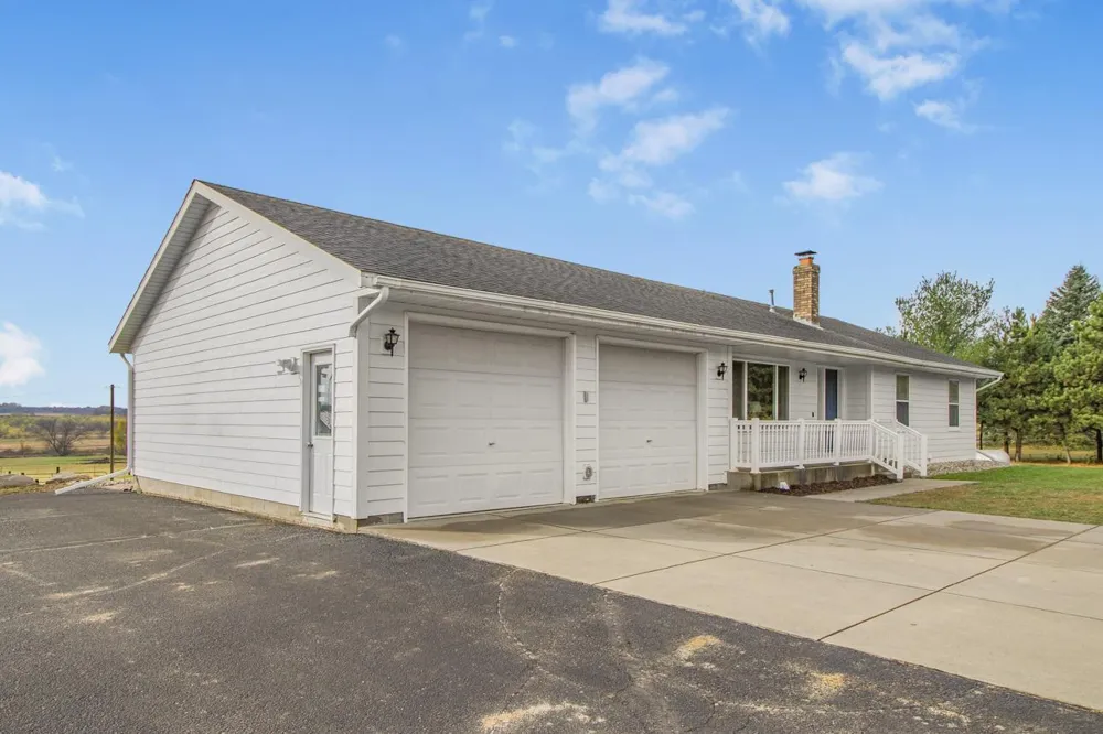 6851 W 195th Street Jordan, MN 55352