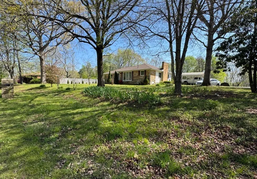 917 Columbia Ave Centerville, TN 37033