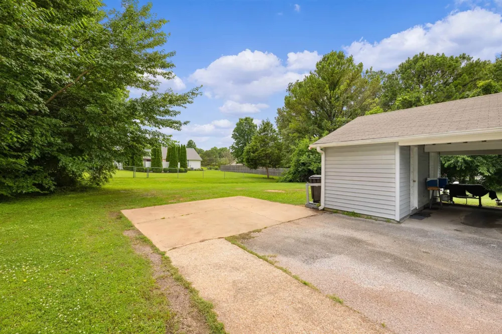 99 Hidden Valley Dr Jackson, TN 38305