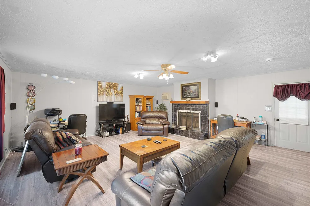 99 Hidden Valley Dr Jackson, TN 38305