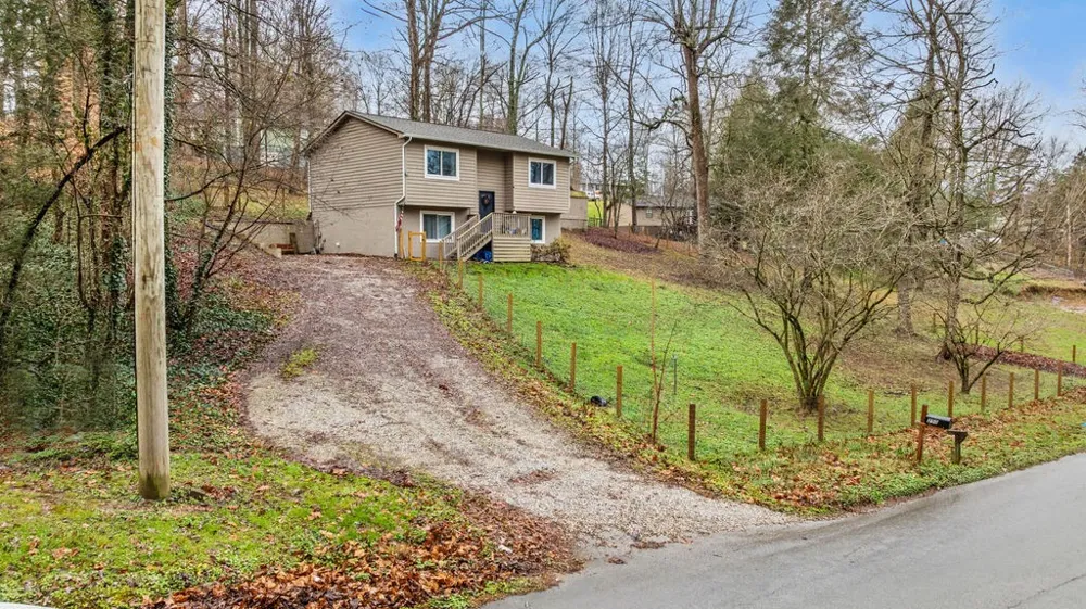 250 McDeerman Rd Jacksboro, TN 37757