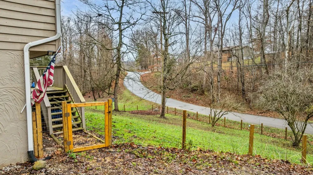 250 McDeerman Rd Jacksboro, TN 37757