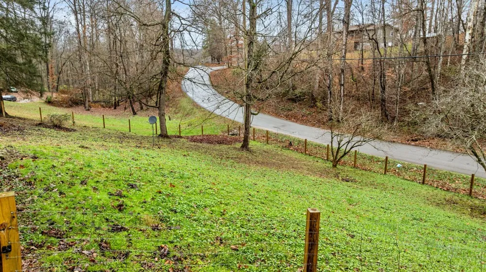 250 McDeerman Rd Jacksboro, TN 37757