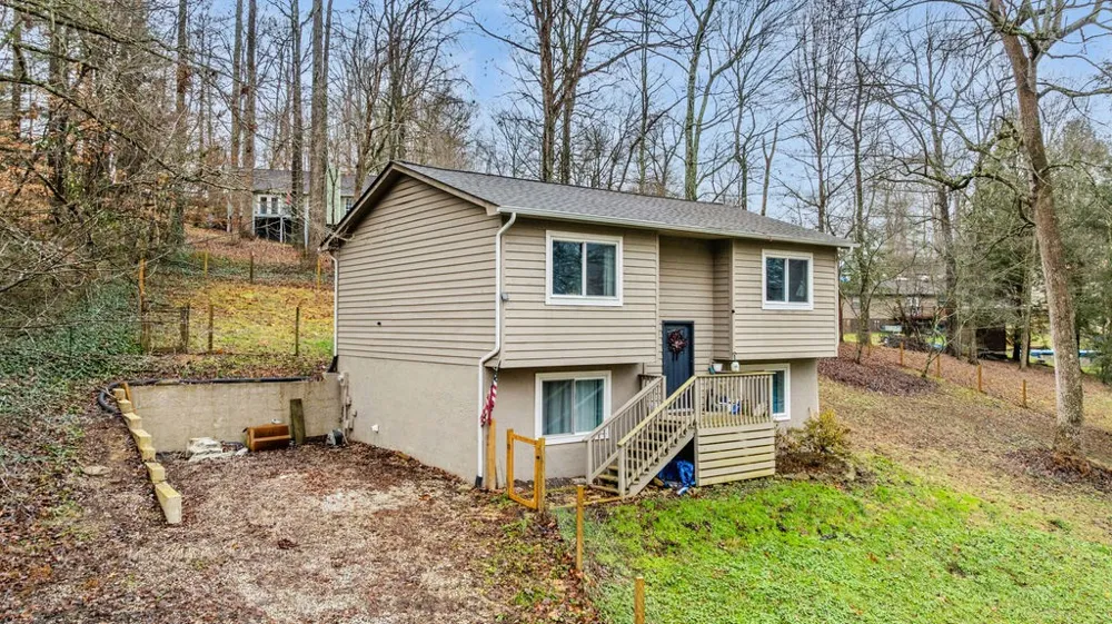 250 McDeerman Rd Jacksboro, TN 37757