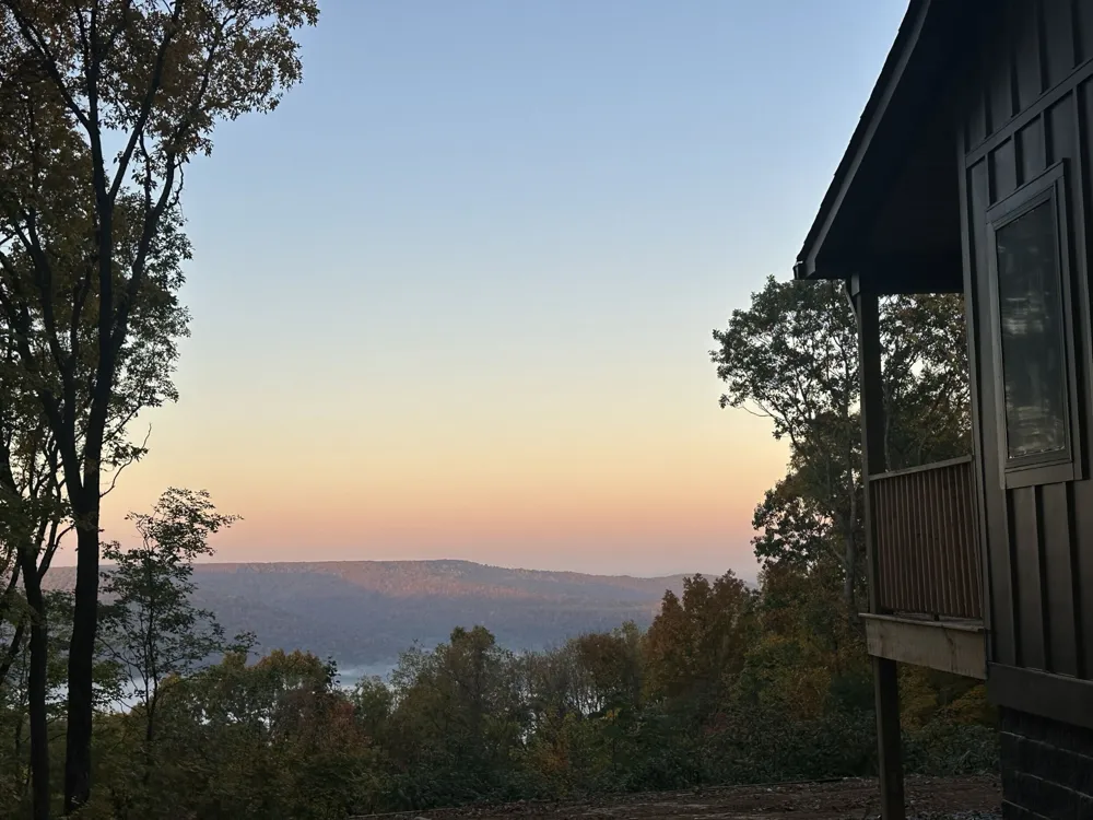 900 Valley View Drive