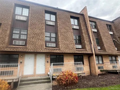 408 Carpenter Avenue #24