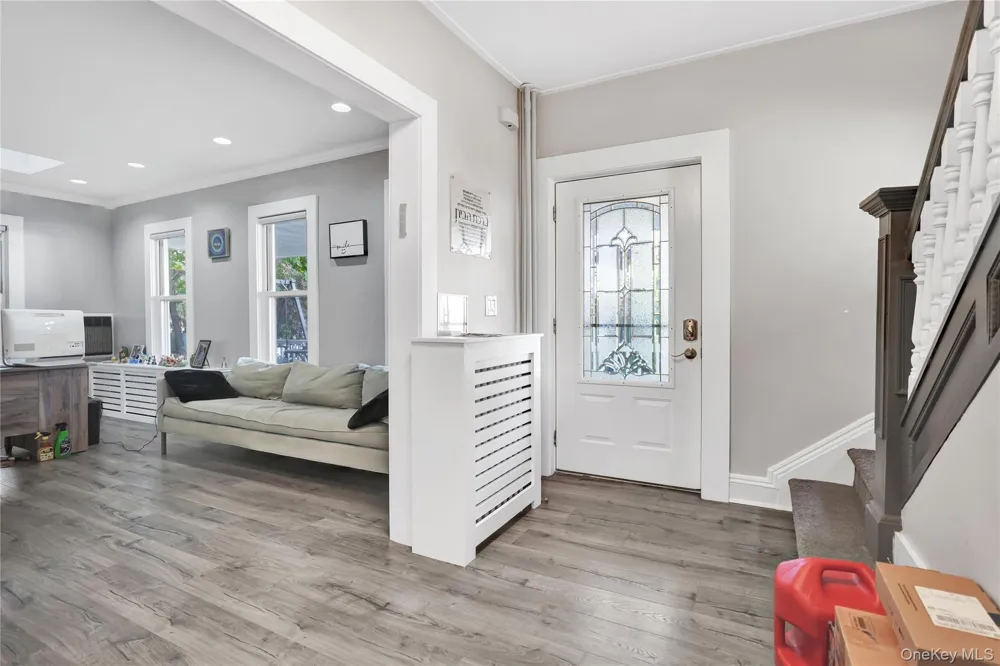 49 Centre Street Woodmere, NY 11598