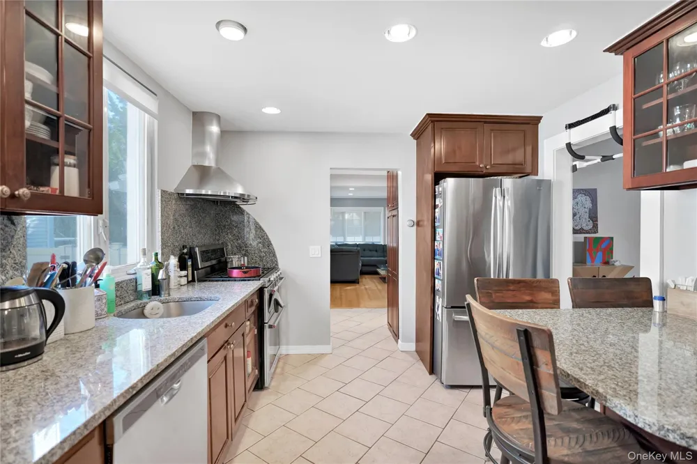 49 Centre Street Woodmere, NY 11598
