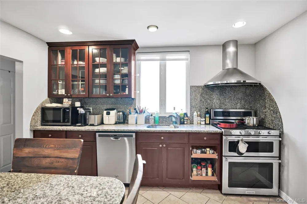 49 Centre Street Woodmere, NY 11598