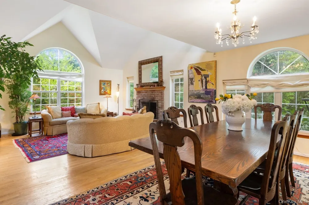 6 Wolf Way East Hampton, NY 11937