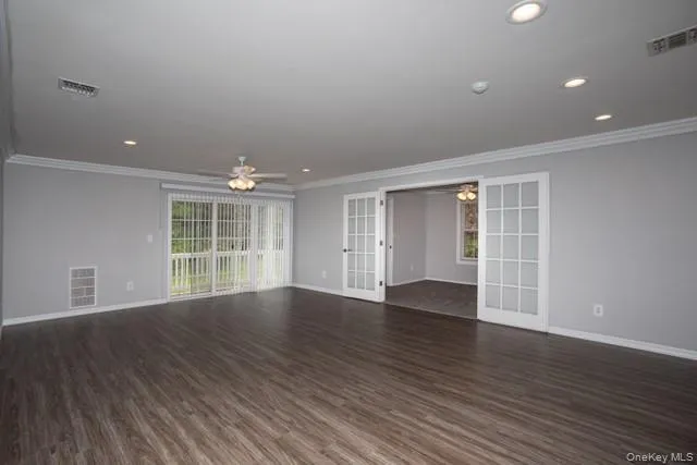 69 Overlook Drive #69 Farmingville, NY 11738