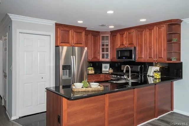 11 Overlook Drive #11 Farmingville, NY 11738