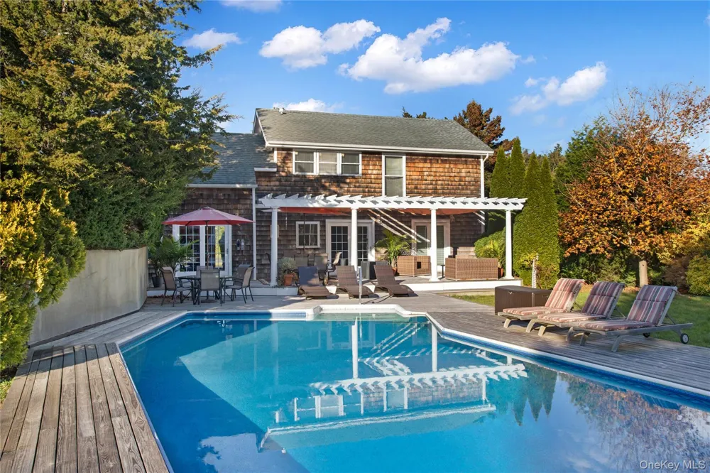 112 Upper 7 Ponds Road Water Mill, NY 11976