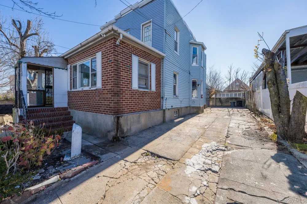 2214 Hermany Avenue Bronx, NY 10473