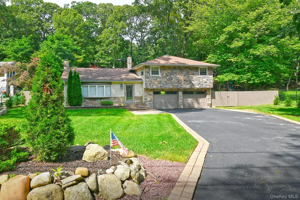 150 Hallock Landing Road Rocky Point, NY 11778