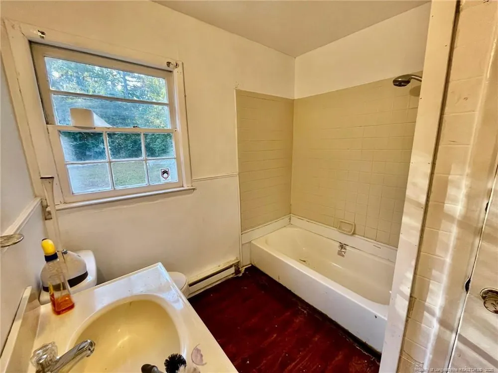 502 Spring Avenue Spring Lake, NC 28390