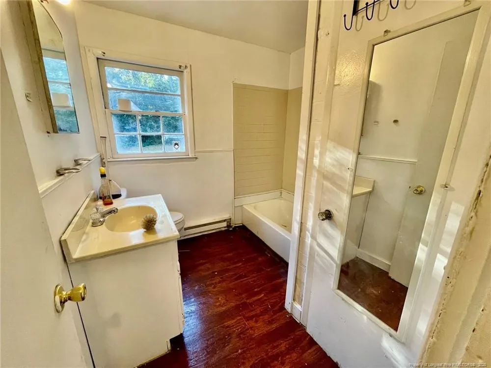 502 Spring Avenue Spring Lake, NC 28390