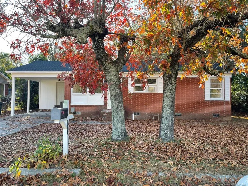 502 Spring Avenue Spring Lake, NC 28390