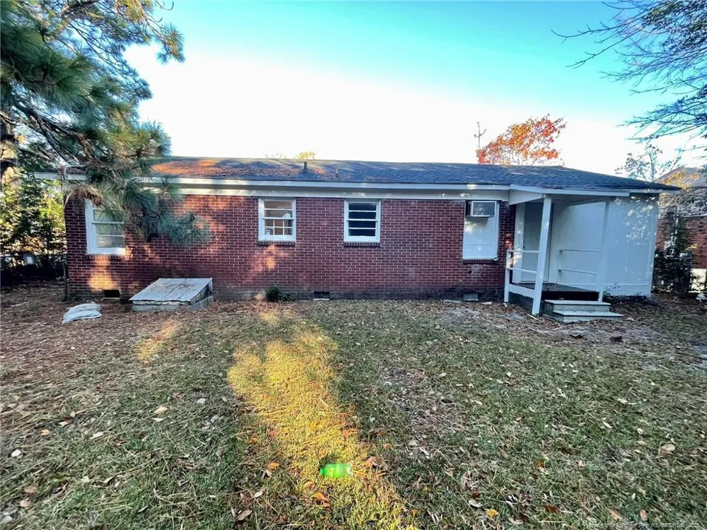 502 Spring Avenue Spring Lake, NC 28390