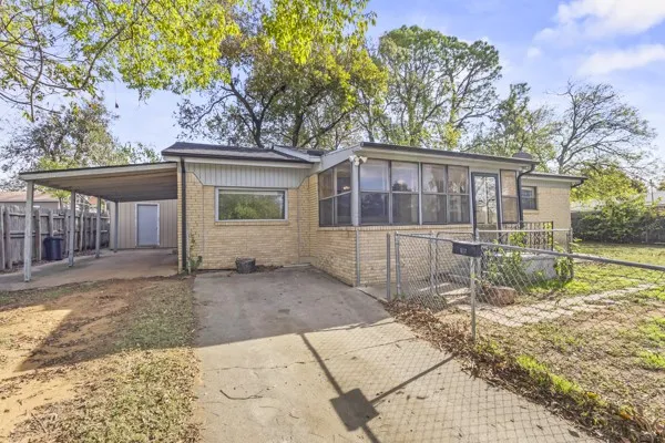 107 S Sheppard Drive Euless, TX 76040
