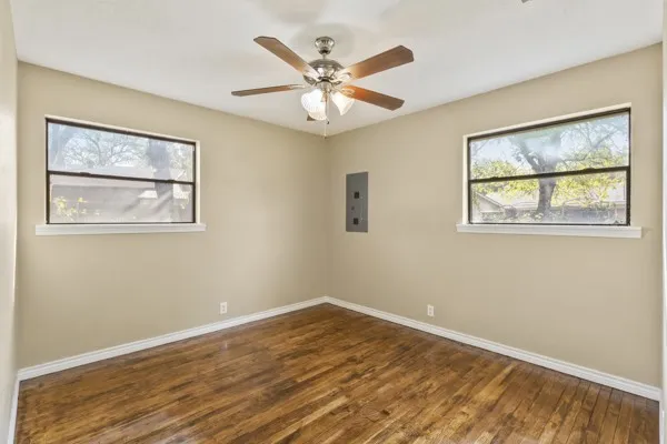 107 S Sheppard Drive Euless, TX 76040