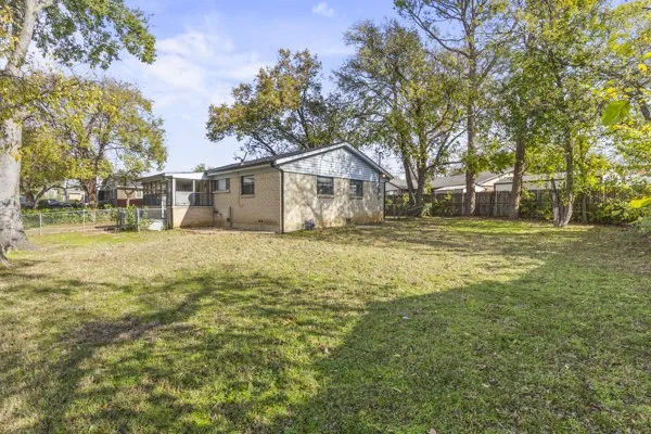 107 S Sheppard Drive Euless, TX 76040