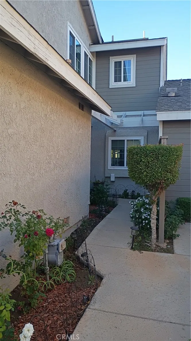 1649 Toyon Corona, CA 92882