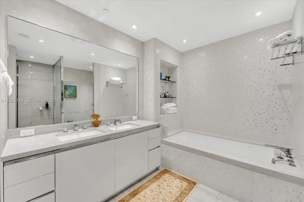 16901 Collins Ave #1802 Sunny Isles Beach, FL 33160