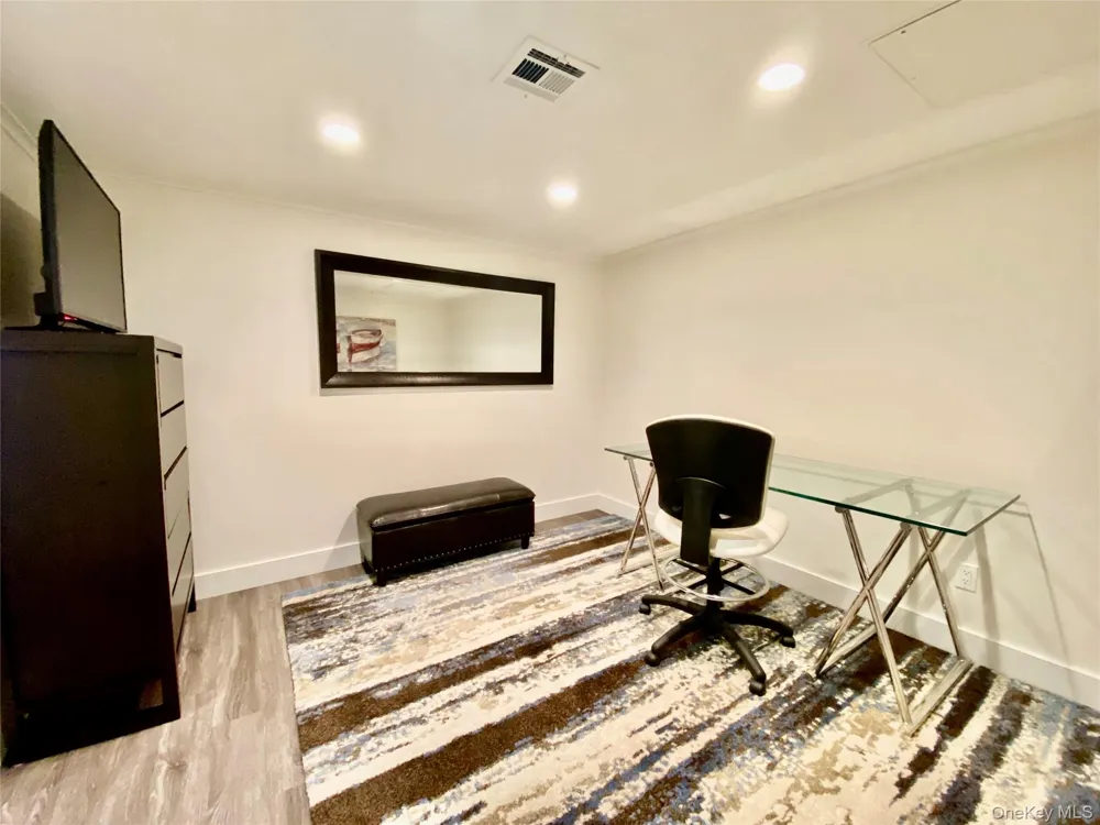 131 6th Street #G Greenport, NY 11944