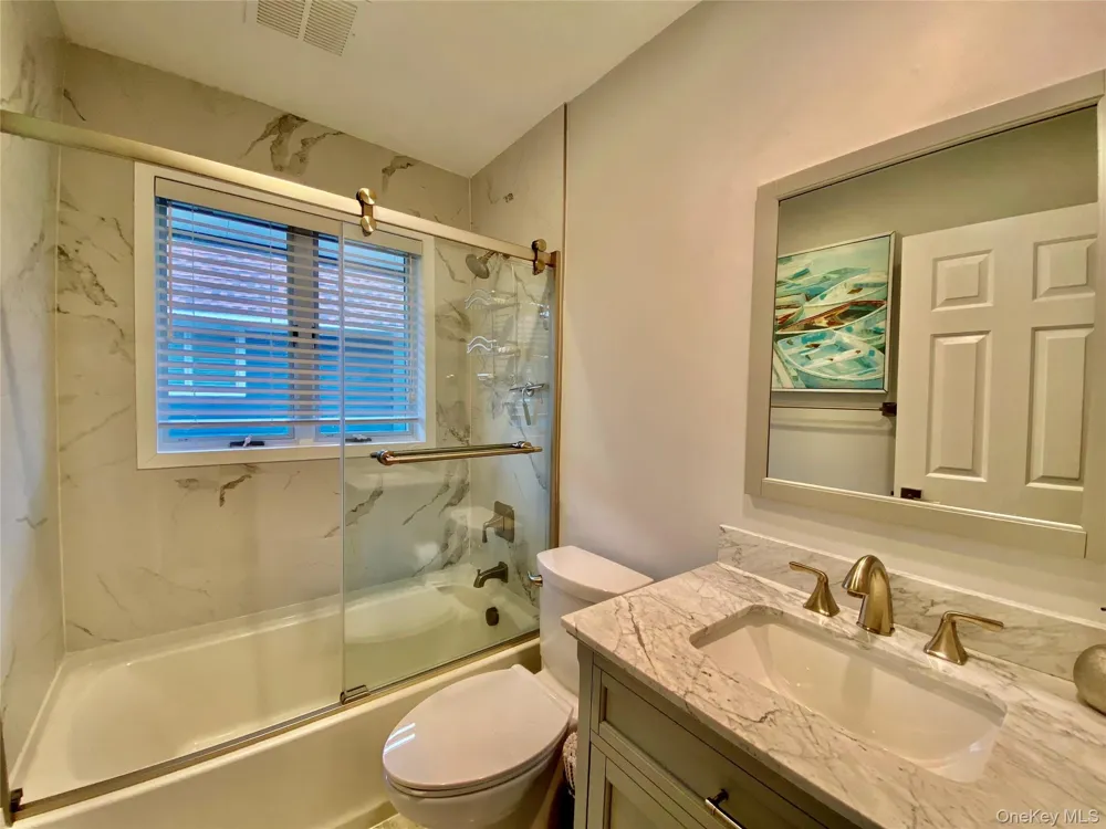 131 6th Street #G Greenport, NY 11944