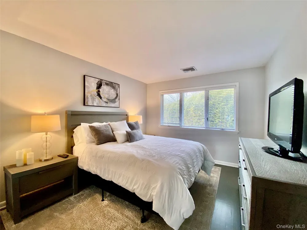 131 6th Street #G Greenport, NY 11944