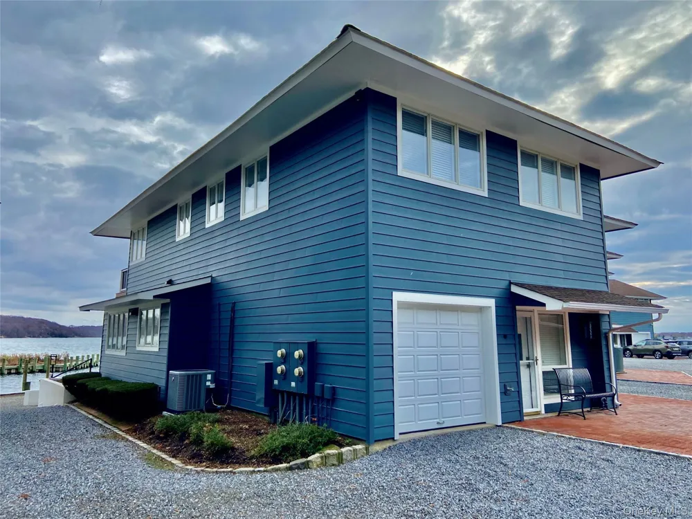 131 6th Street #G Greenport, NY 11944