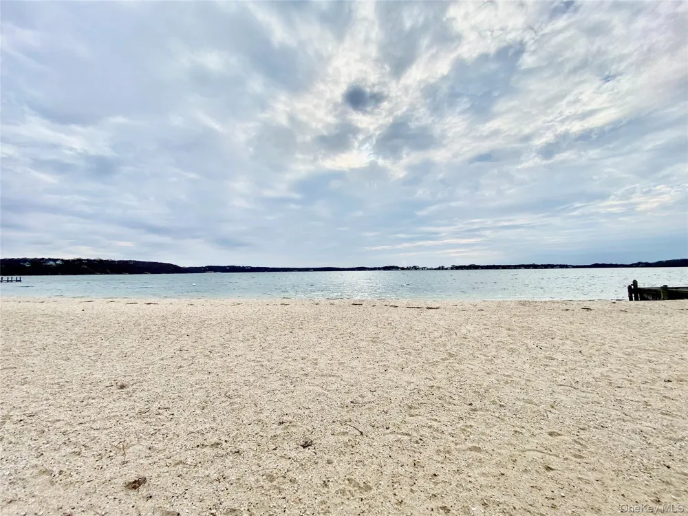 131 6th Street #G Greenport, NY 11944