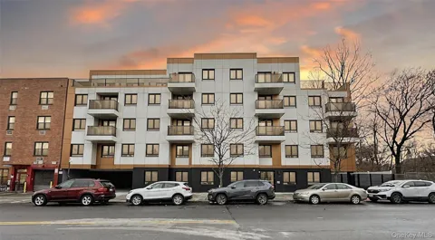 7302 Woodside Avenue #3A