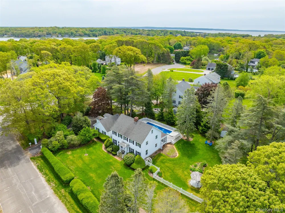 110 Sleepy Hollow Lane Southold, NY 11971