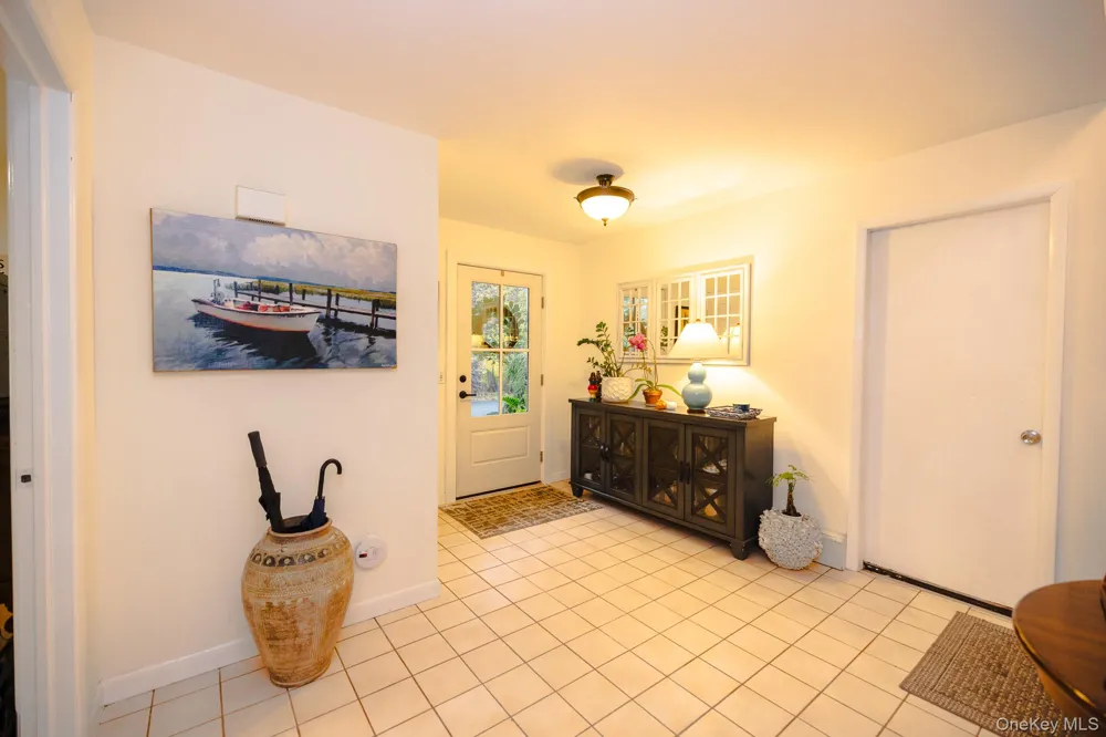94 Kings Drive Riverhead, NY 11901