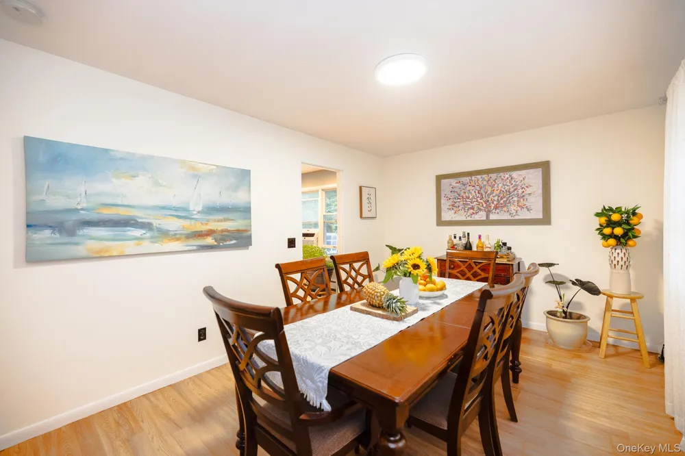 94 Kings Drive Riverhead, NY 11901