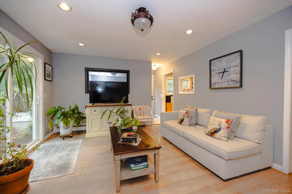 94 Kings Drive Riverhead, NY 11901