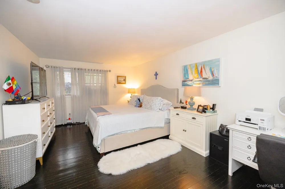 94 Kings Drive Riverhead, NY 11901