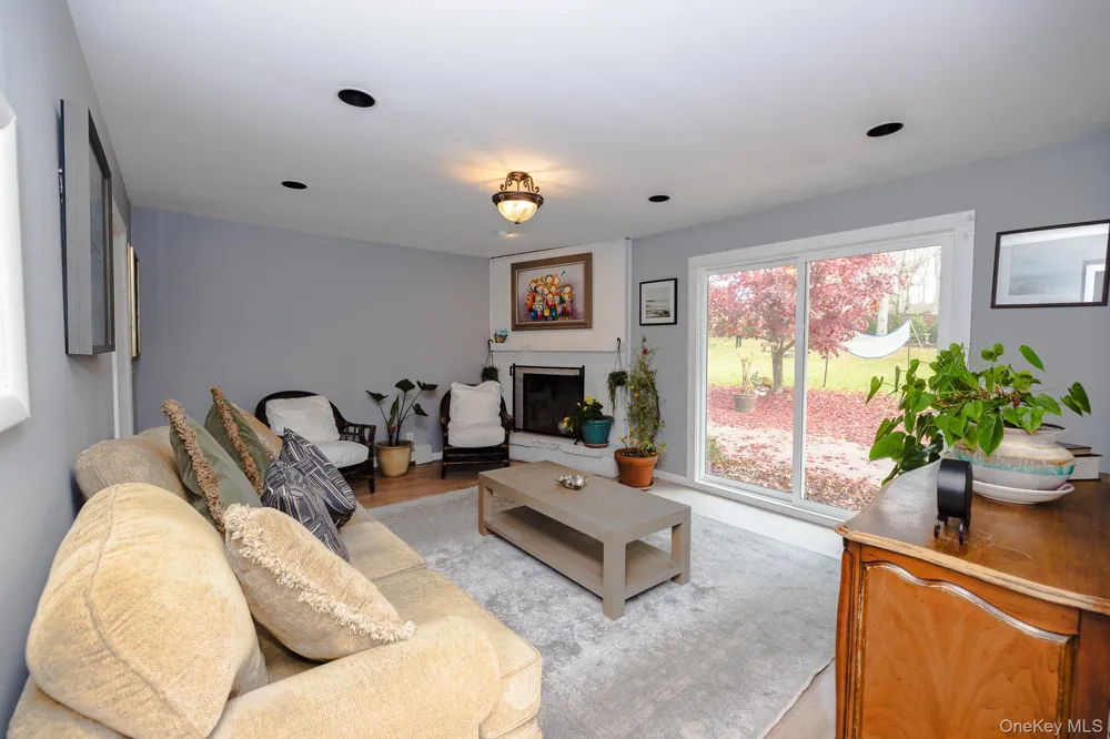 94 Kings Drive Riverhead, NY 11901