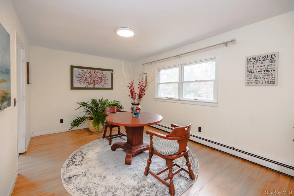 94 Kings Drive Riverhead, NY 11901