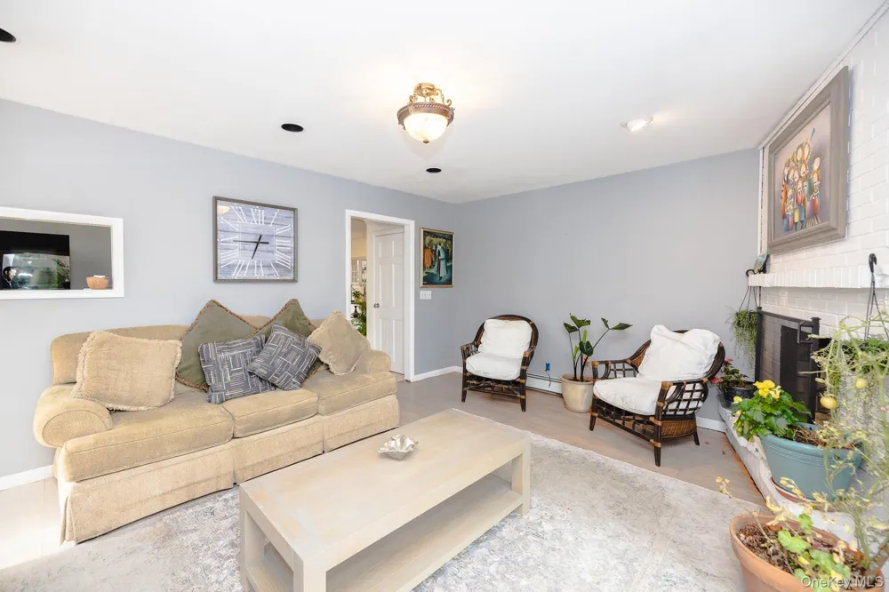 94 Kings Drive Riverhead, NY 11901