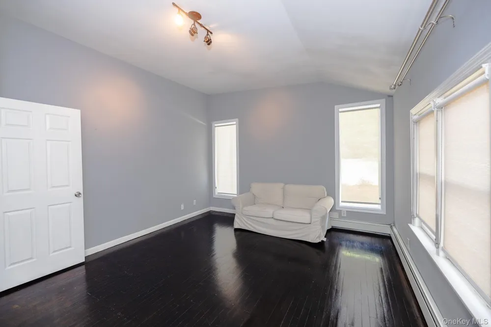 94 Kings Drive Riverhead, NY 11901