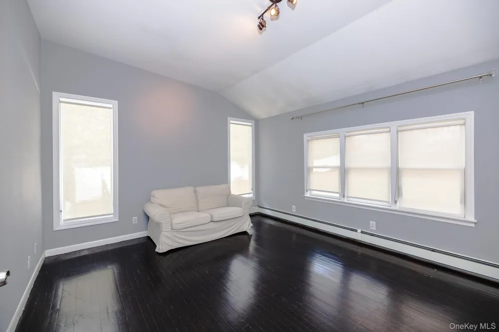 94 Kings Drive Riverhead, NY 11901