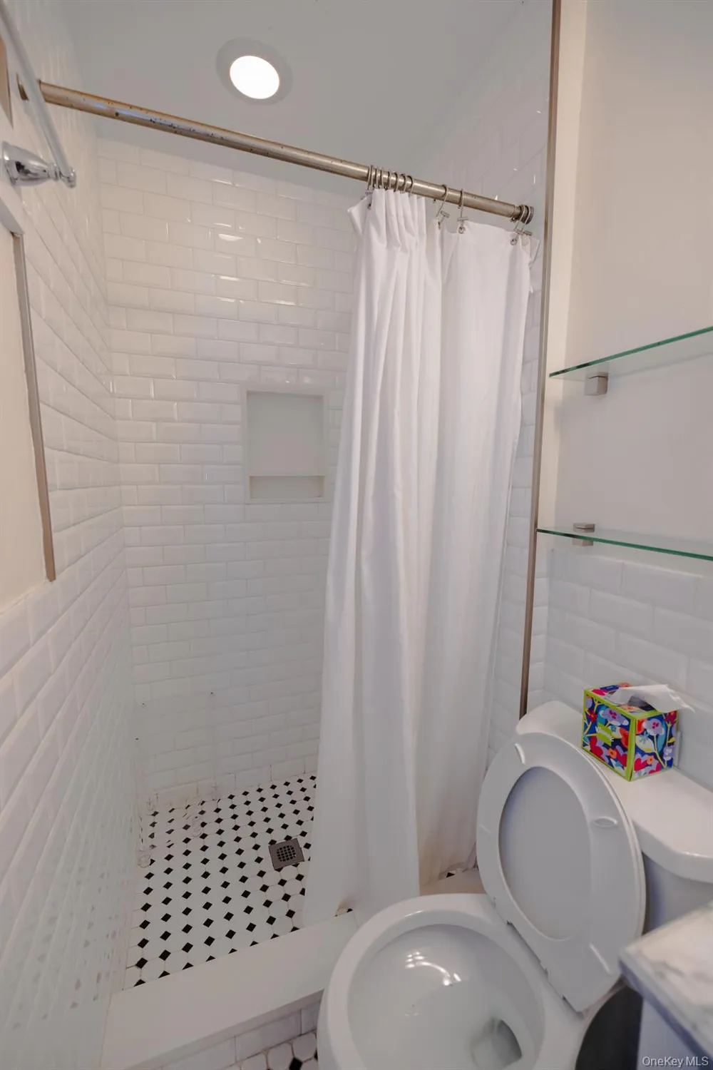 94 Kings Drive Riverhead, NY 11901