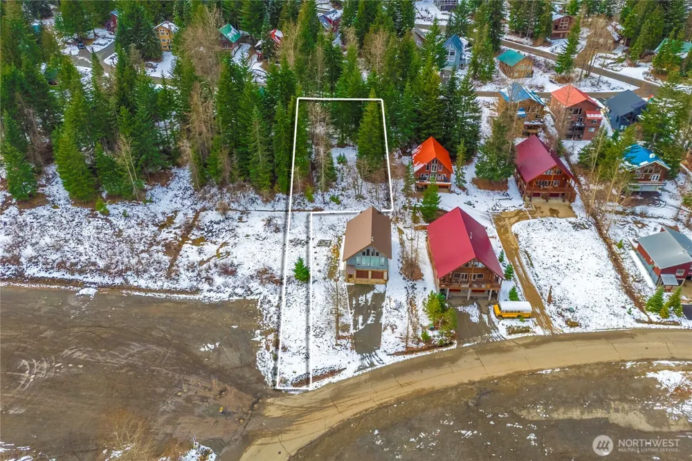 6 Xxxxx Hyak Dr E Snoqualmie Pass, WA 98068