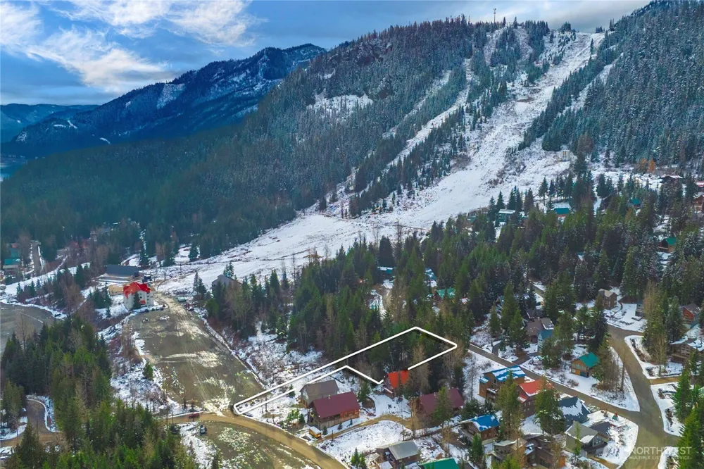 6 Xxxxx Hyak Dr E Snoqualmie Pass, WA 98068