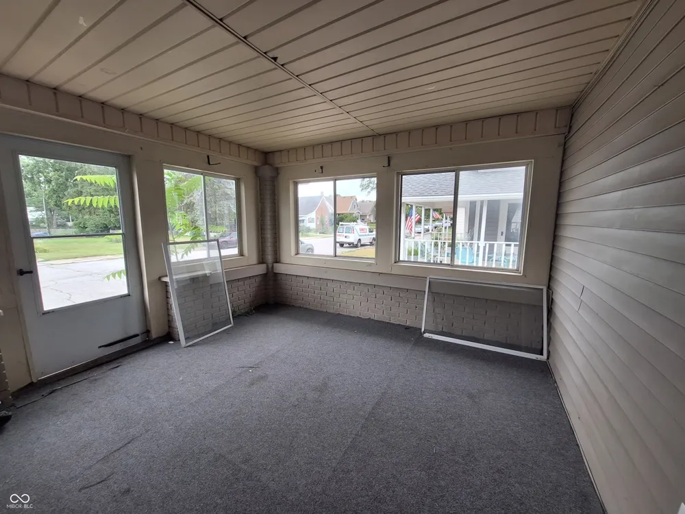 928 S A STREET Elwood, IN 46036