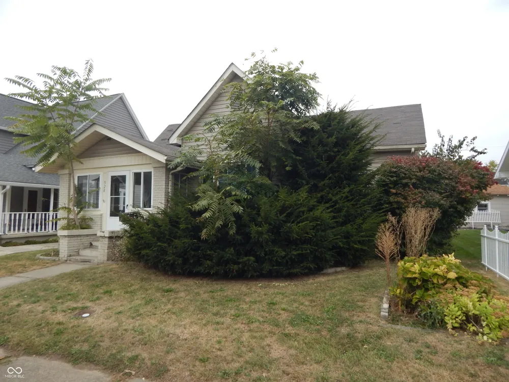 928 S A STREET Elwood, IN 46036